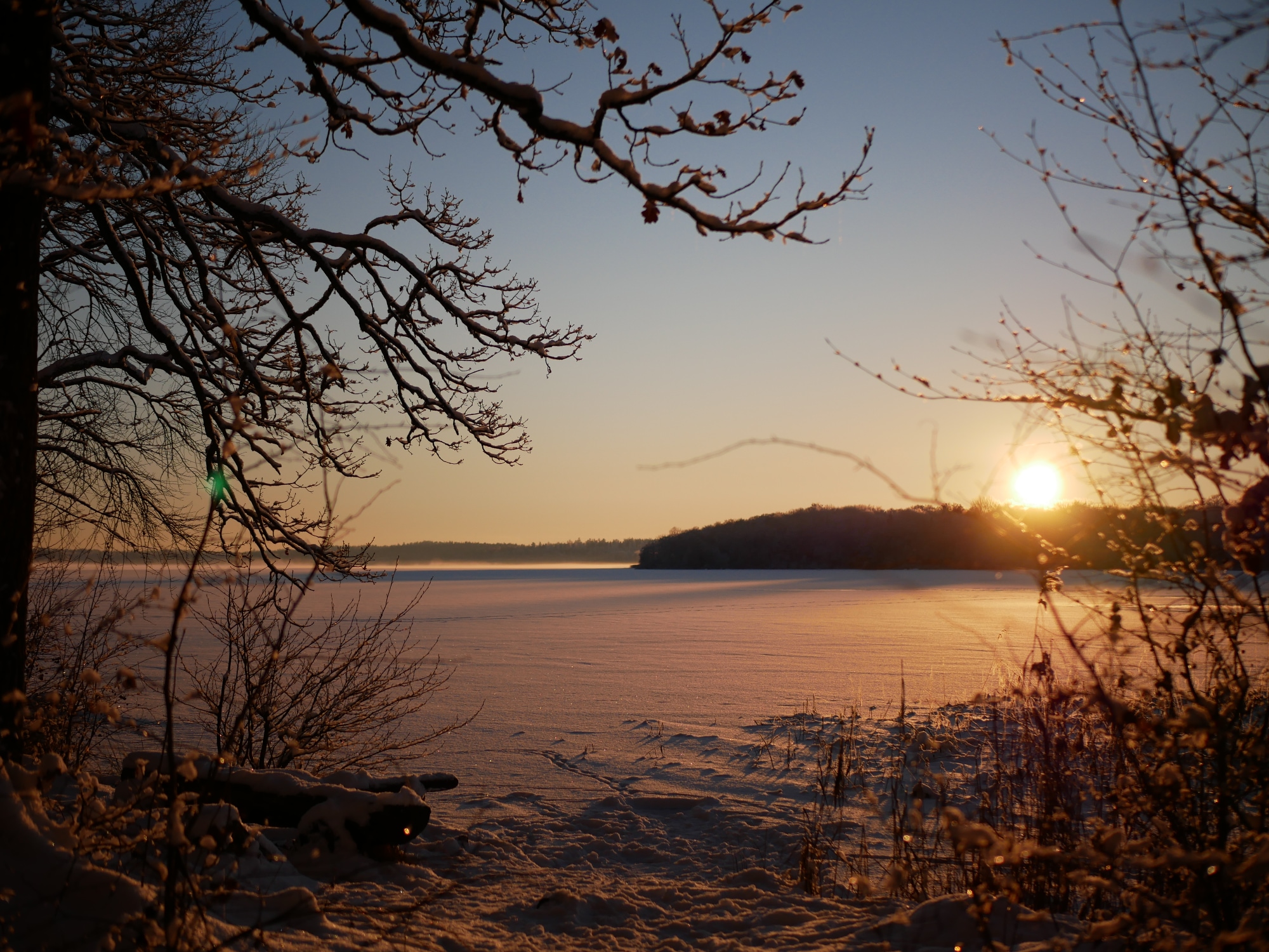 A photo taken at the lake Södra Bergundasjön in Växjö.