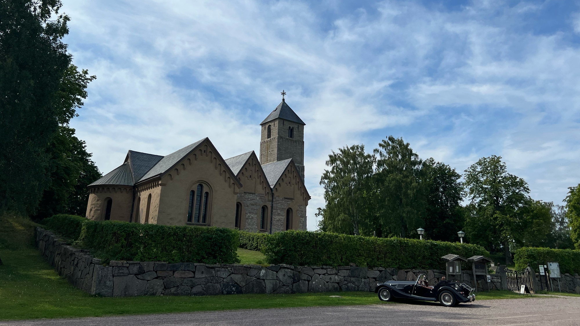 A photo taken at Heda Kyrka along Pilgrimsrundan.